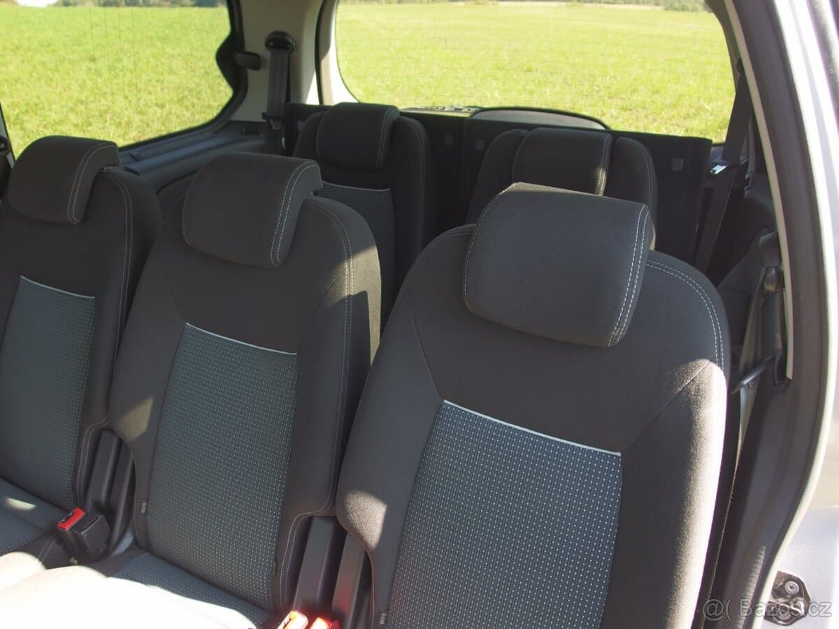 2010 Ford GALAXY - 11