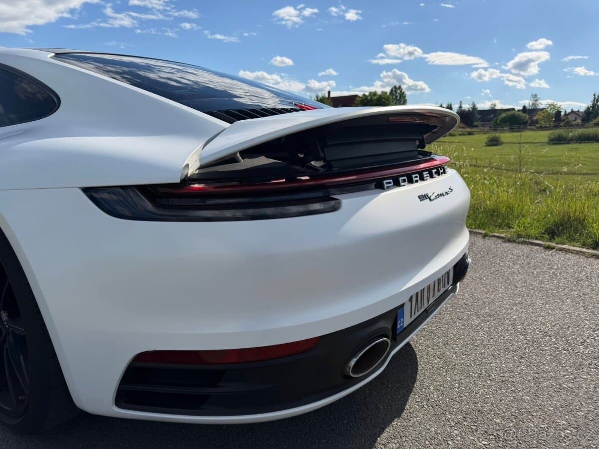 2019 Porsche 911 - 11