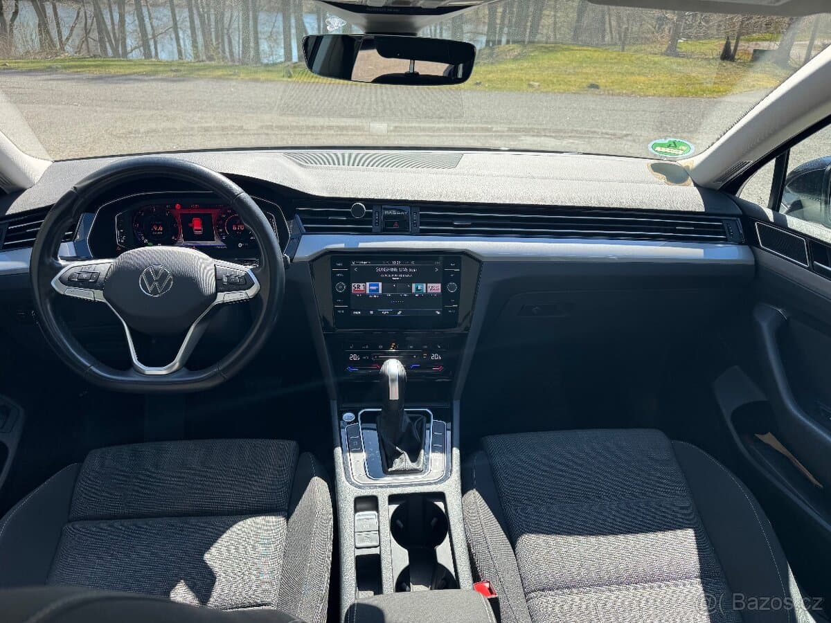 2022 Volkswagen PASSAT - 11