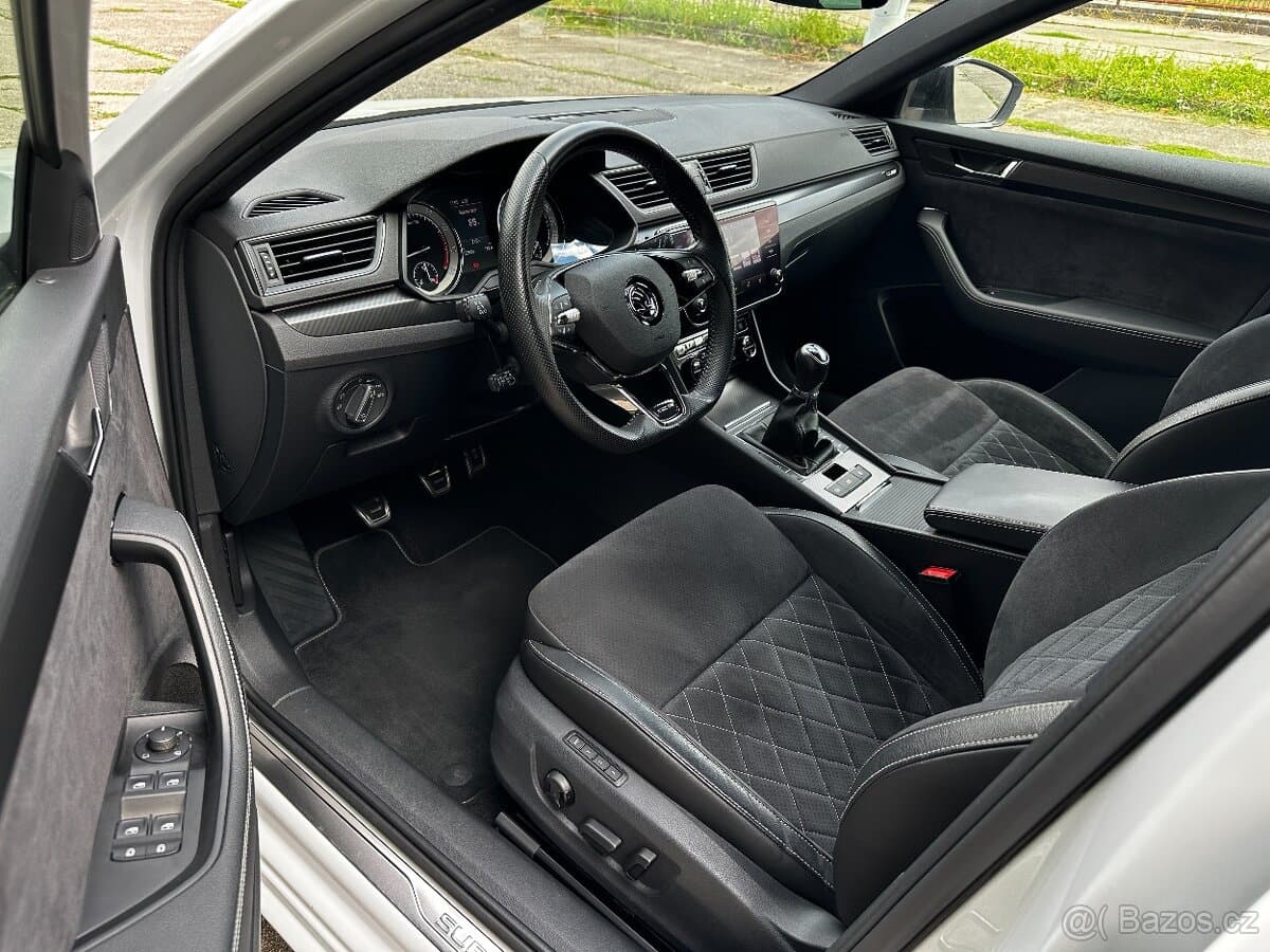 2021 Škoda SUPERB - 11