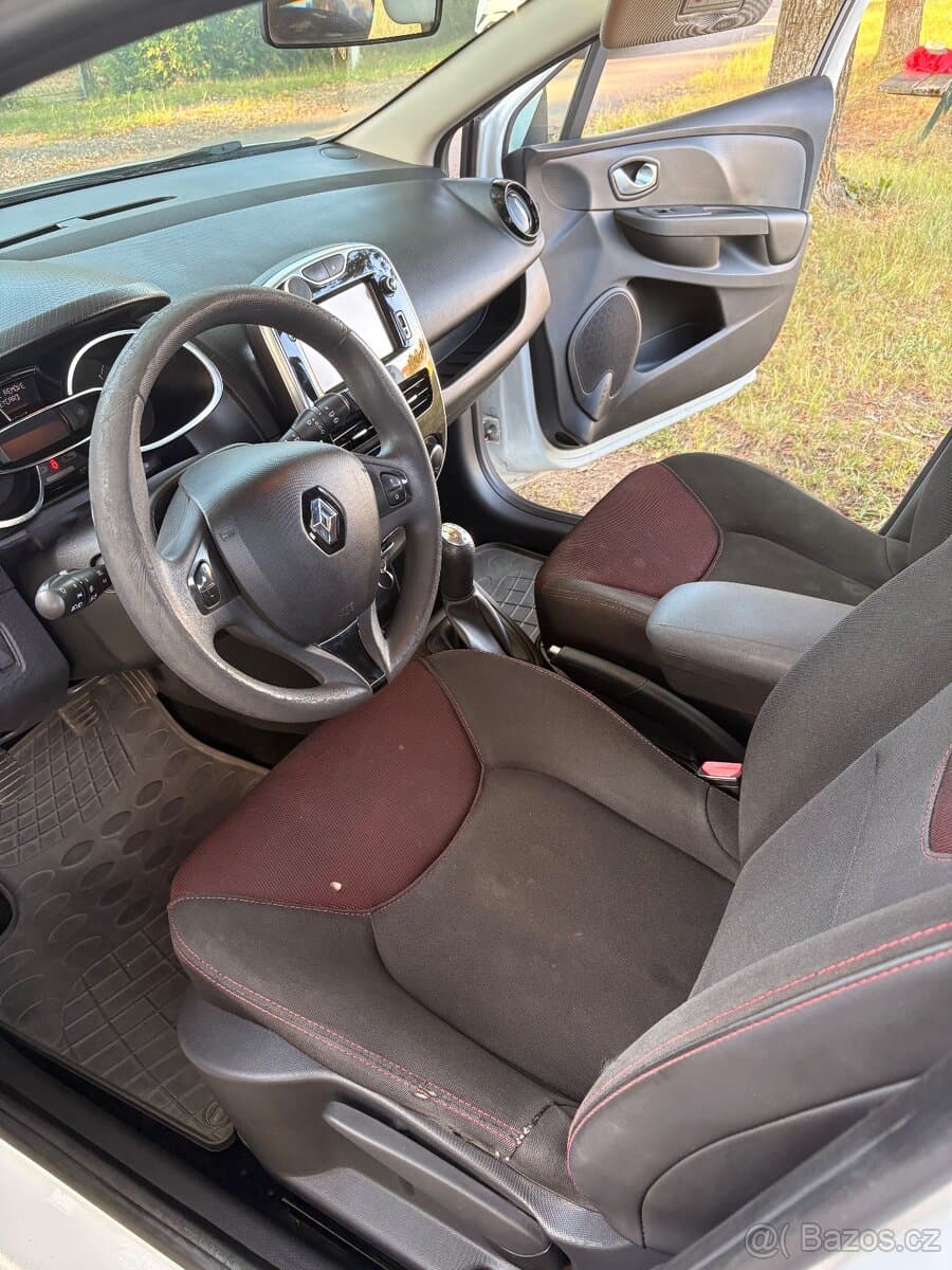 2015 Renault CLIO - 11