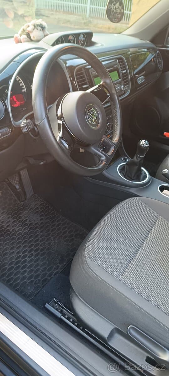 2012 Volkswagen BEETLE - 11