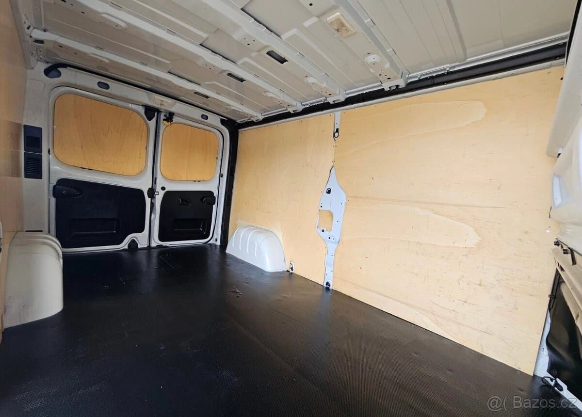 2020 Renault TRAFIC - 11