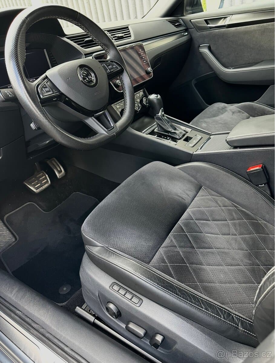 2020 Škoda SUPERB - 11