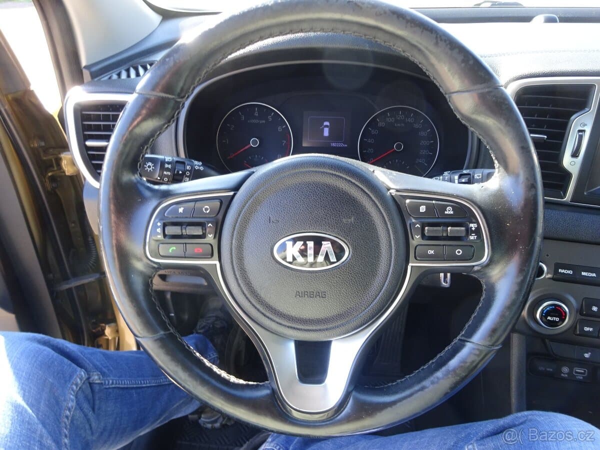 2016 Kia SPORTAGE - 11