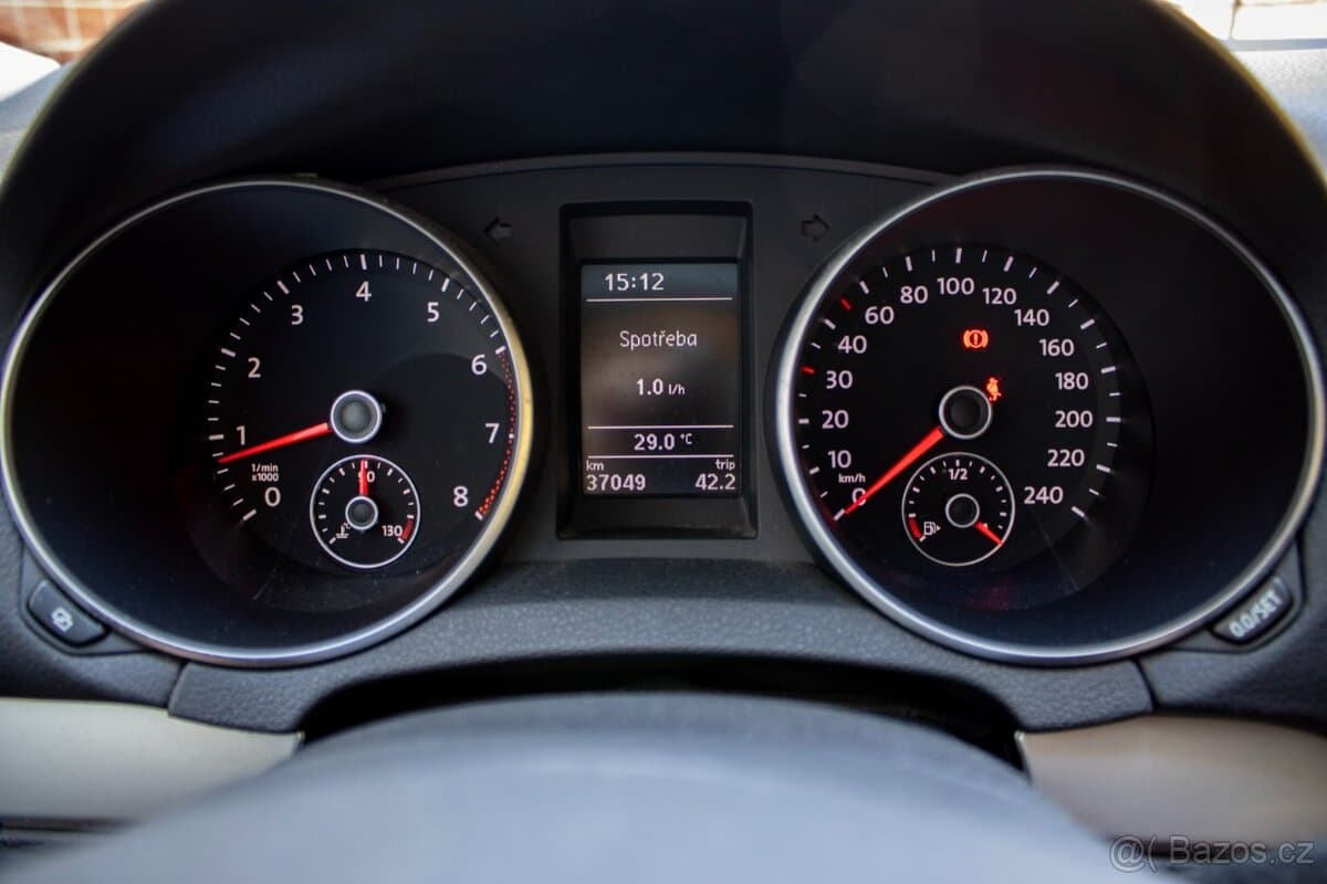 2010 Volkswagen GOLF - 11