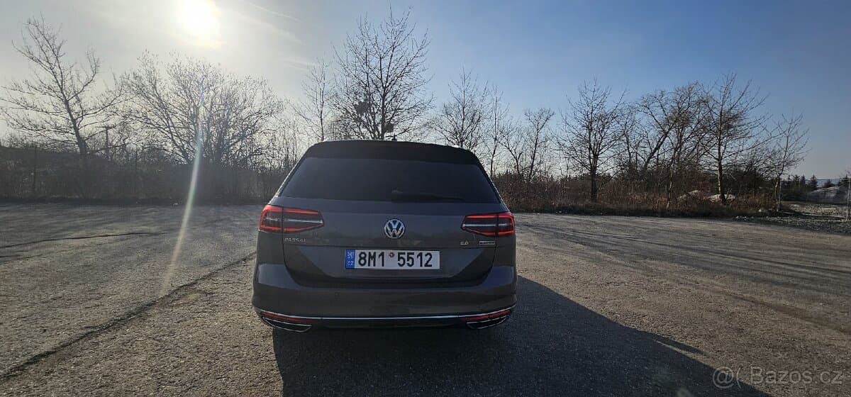 2017 Volkswagen PASSAT - 11