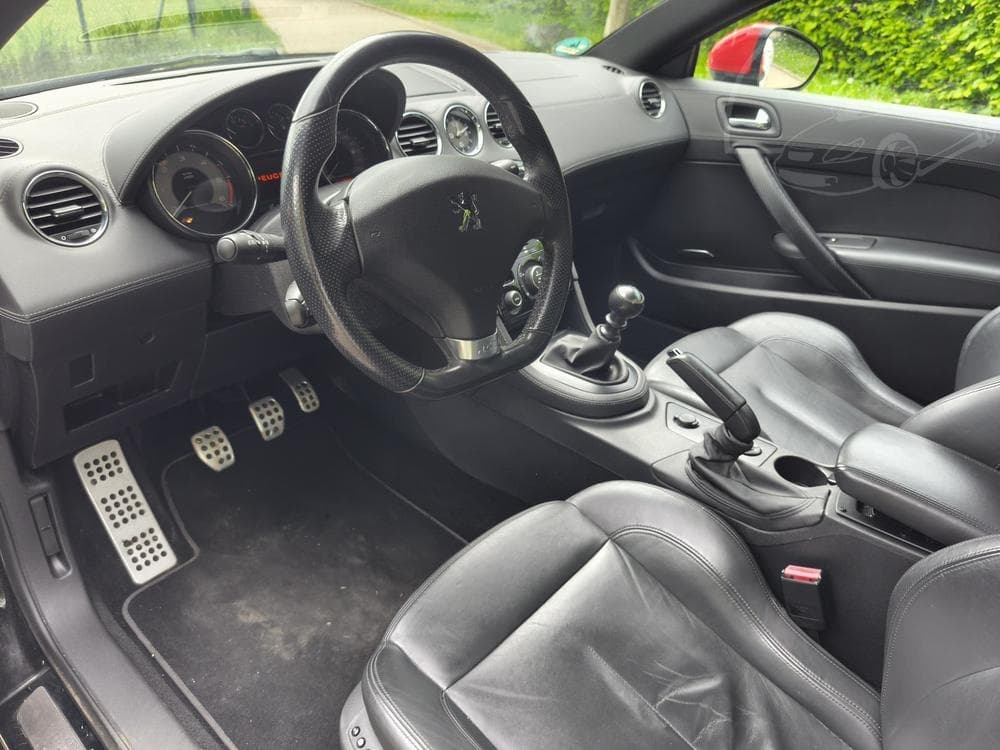 2011 Peugeot RCZ - 11