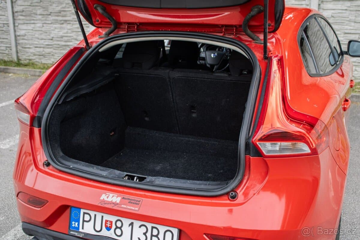 2015 Volvo V40 - 11