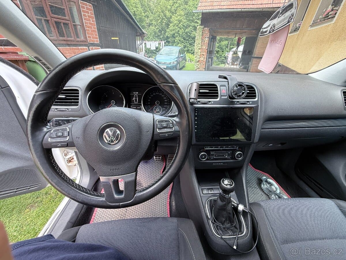 2011 Volkswagen GOLF - 11