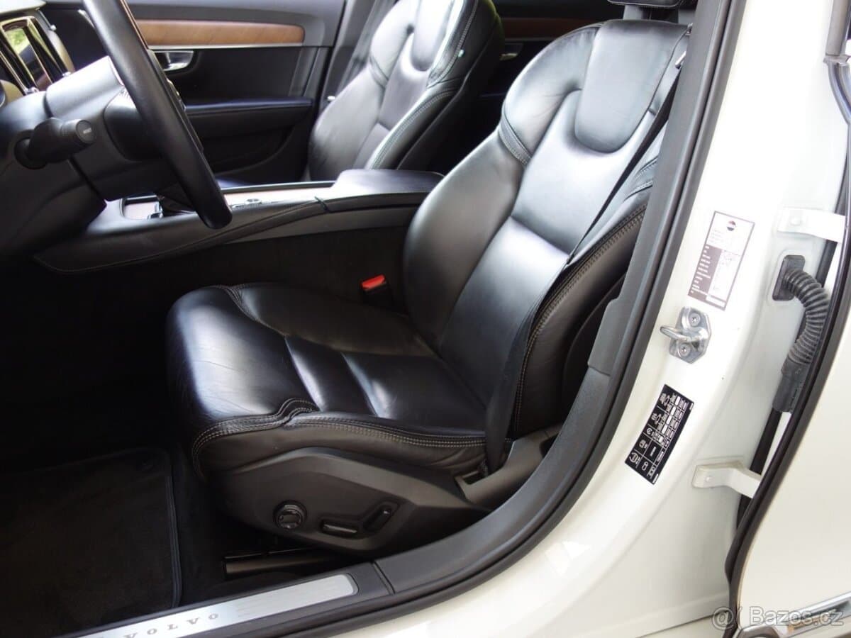 2017 Volvo V90 - 11
