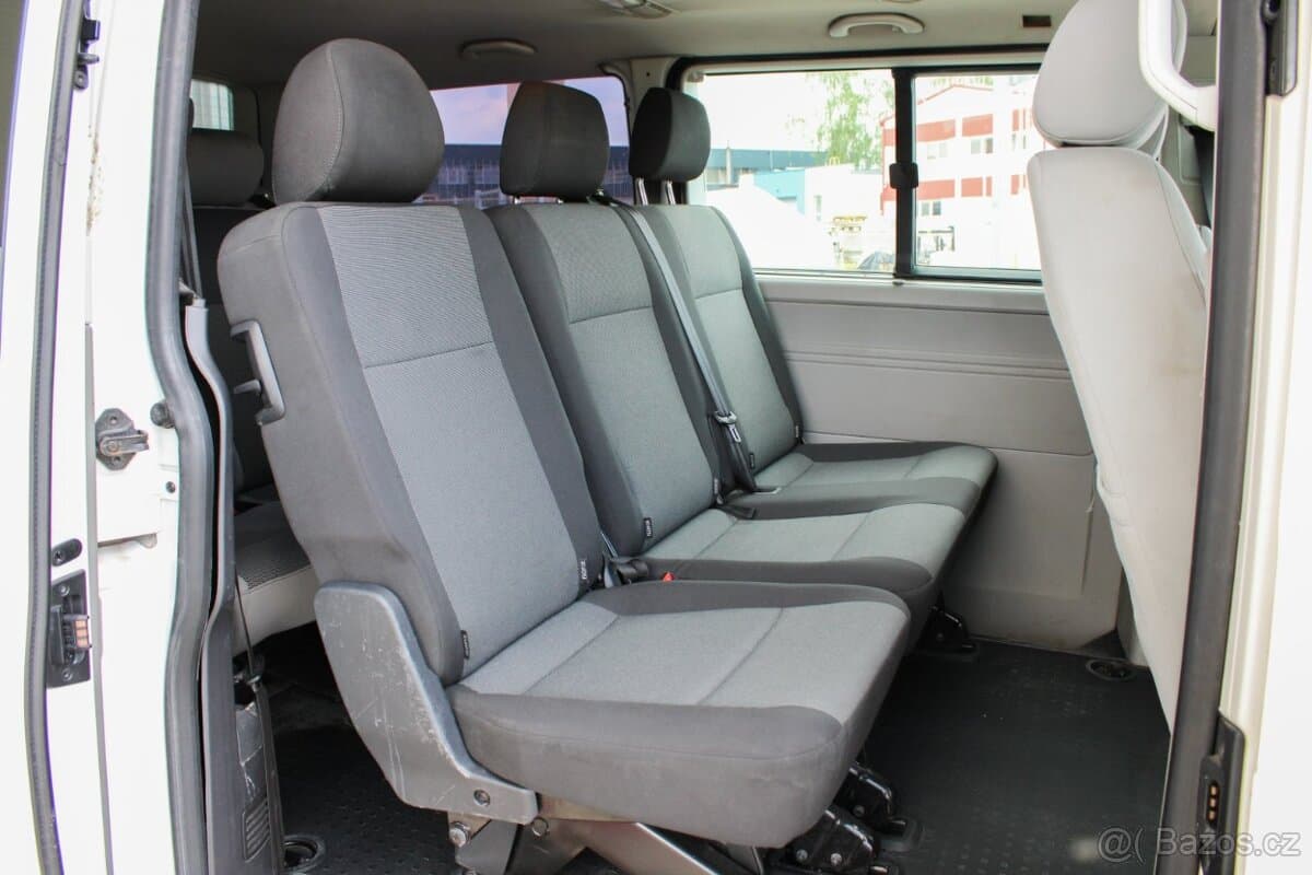 2012 Volkswagen CARAVELLE - 11