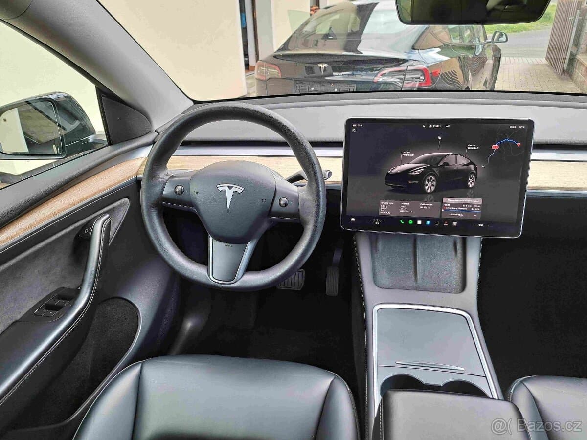 2023 Tesla MODEL Y - 11