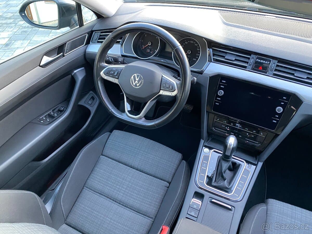 2021 Volkswagen PASSAT - 11