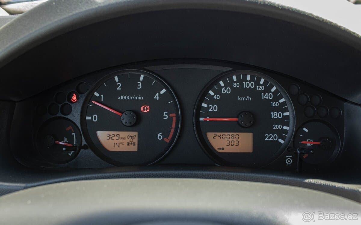 2007 Nissan NAVARA - 11