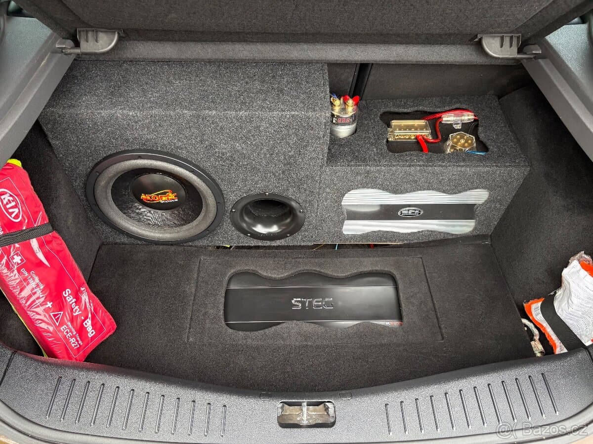 2005 Ford FOCUS - 11