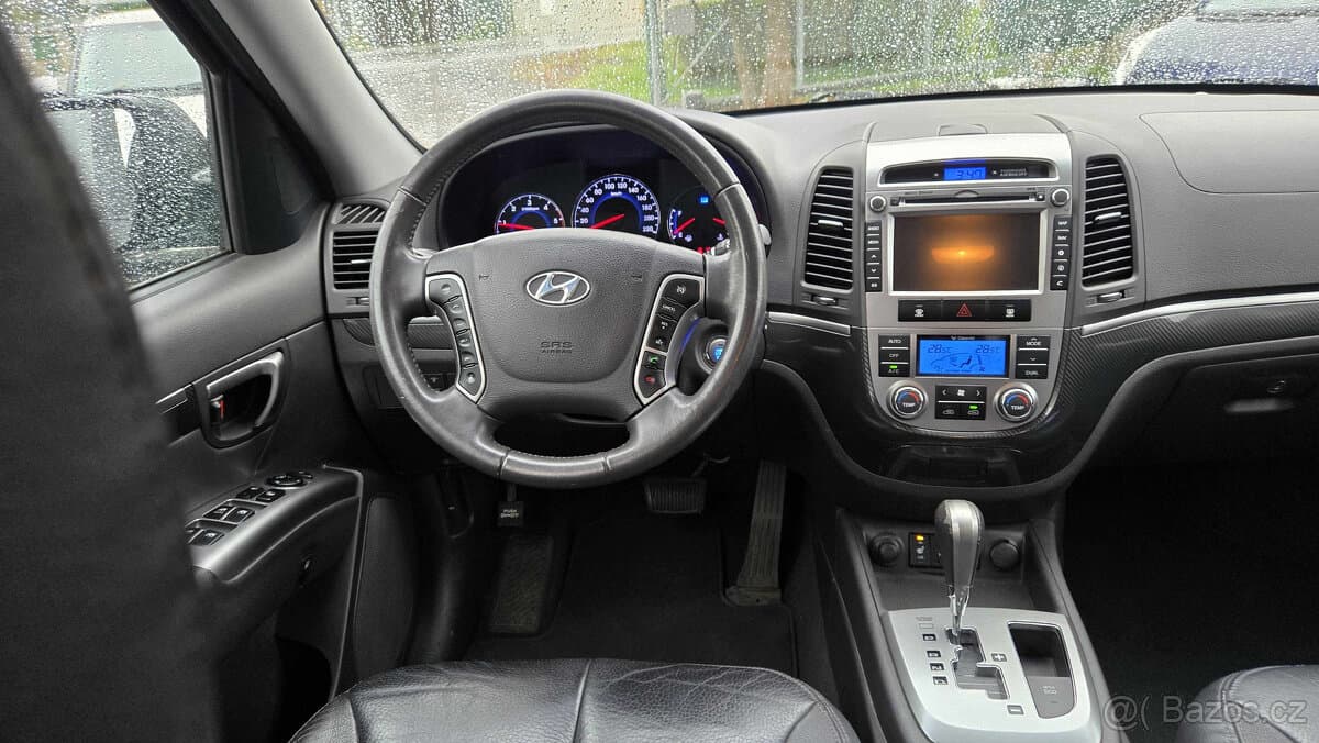 2011 Hyundai SANTA FE - 11
