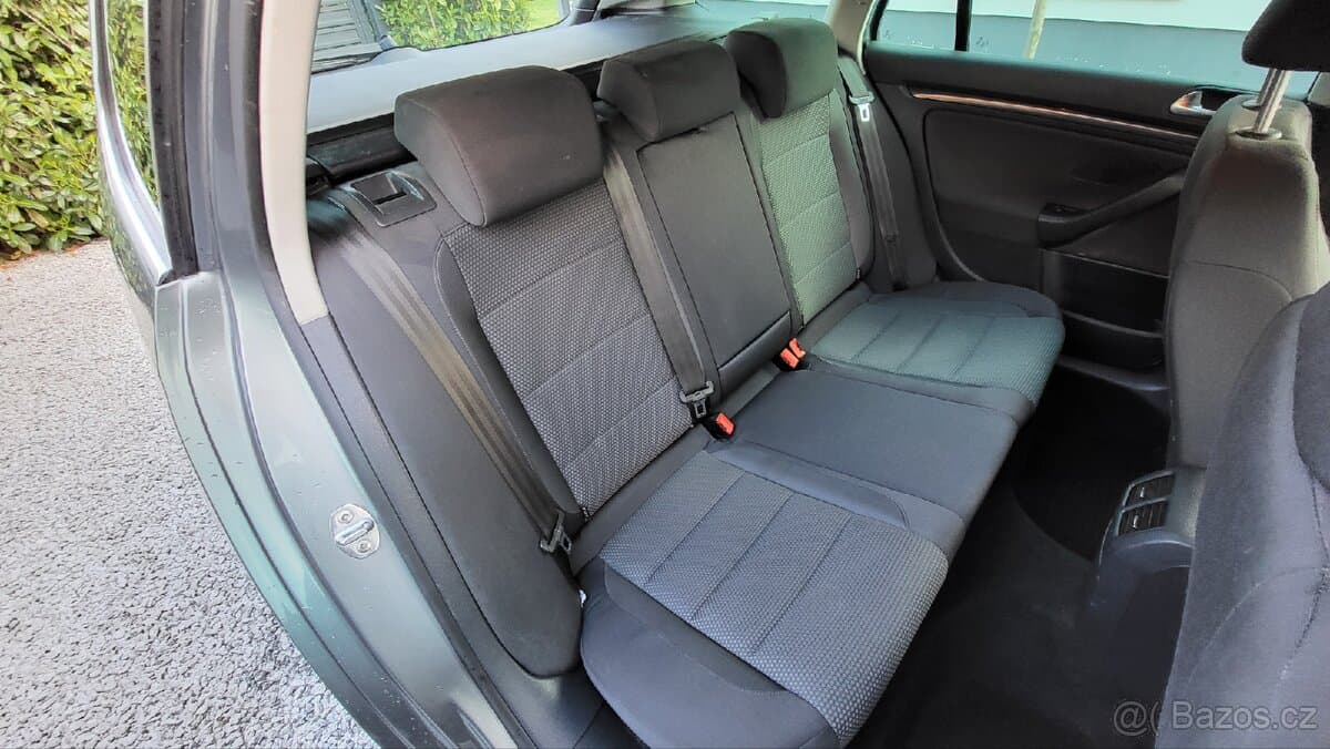 2011 Volkswagen GOLF - 11