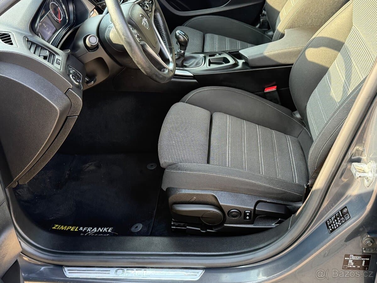 2015 Opel INSIGNIA - 11