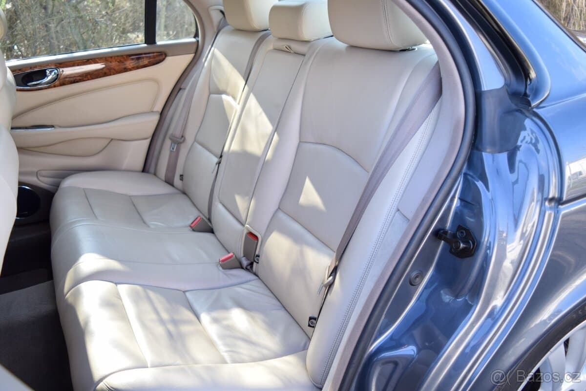 2004 Jaguar XJ - 11