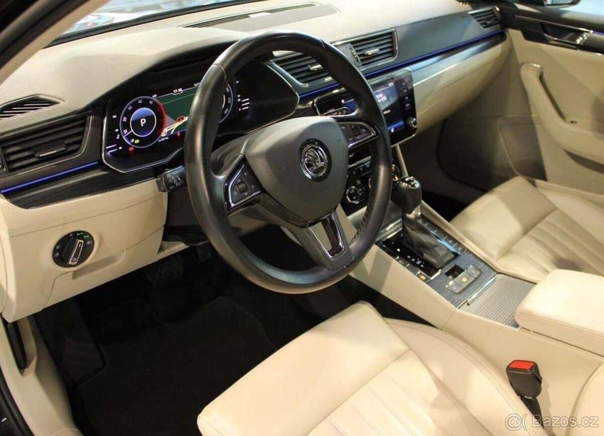 2019 Škoda SUPERB - 11
