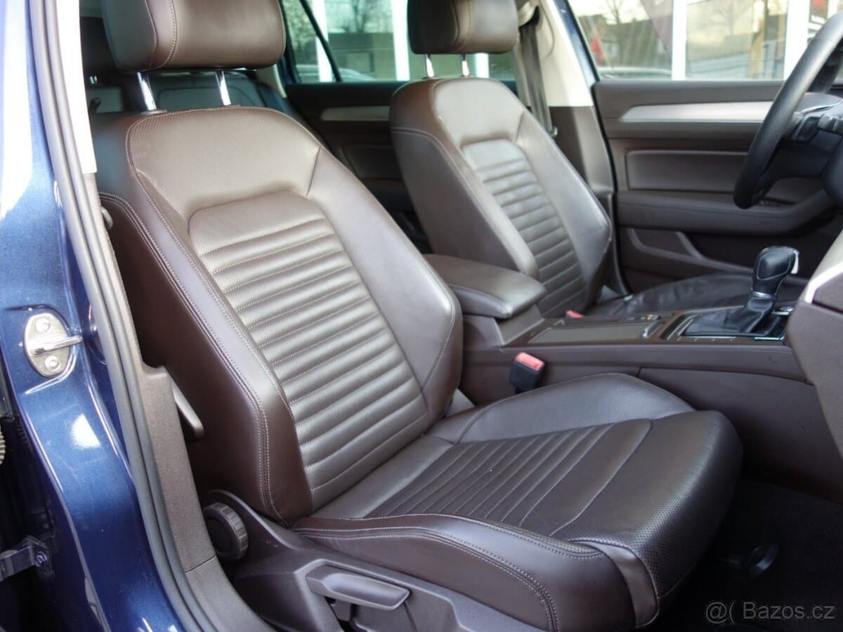 2015 Volkswagen PASSAT - 11