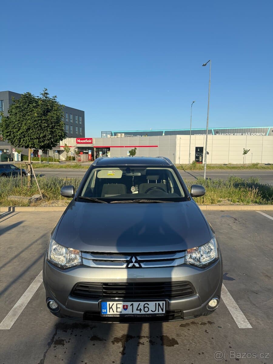 2015 Mitsubishi OUTLANDER - 11