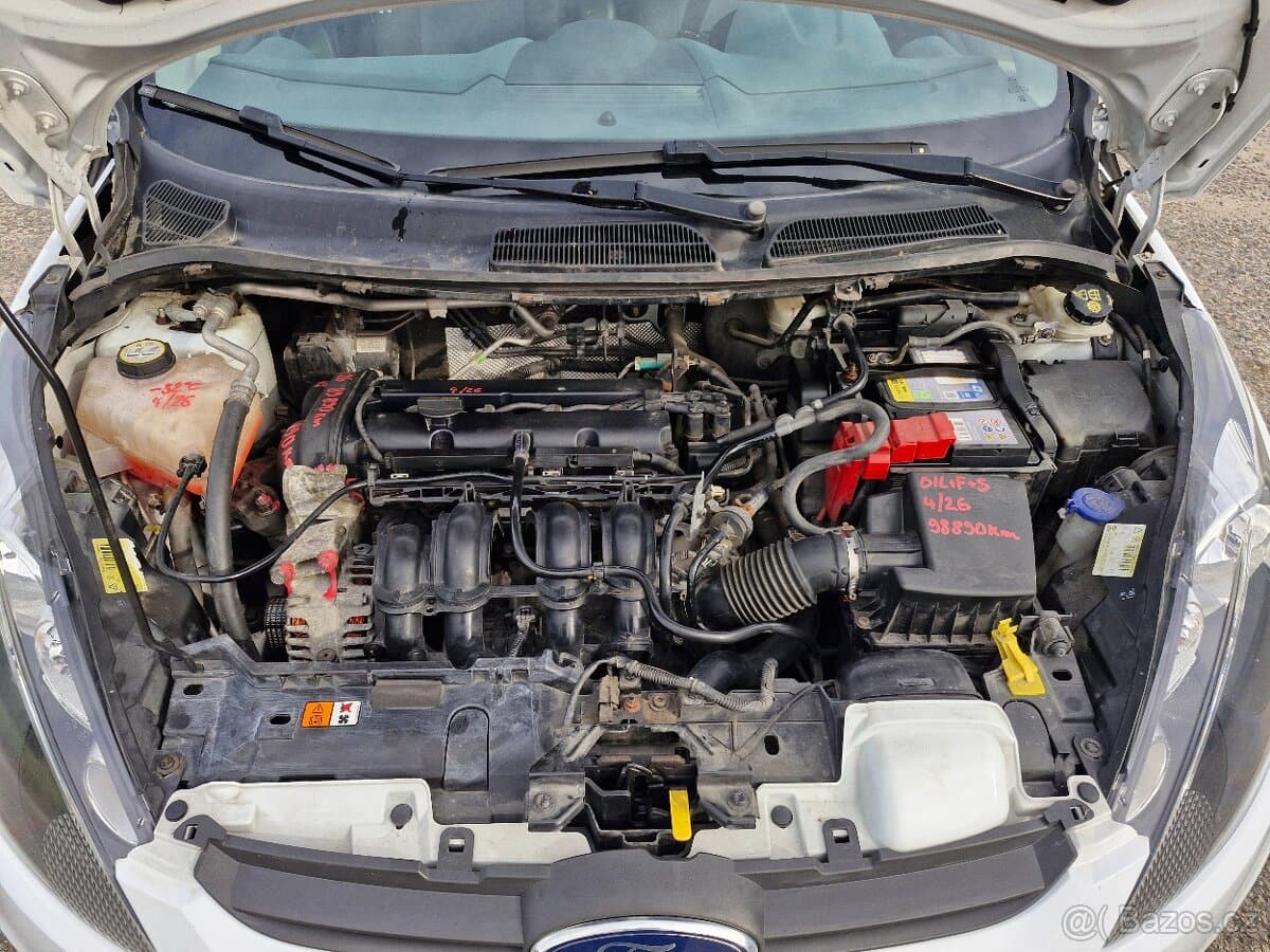 2011 Ford FIESTA - 11