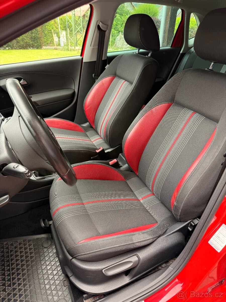 2012 Volkswagen POLO - 11