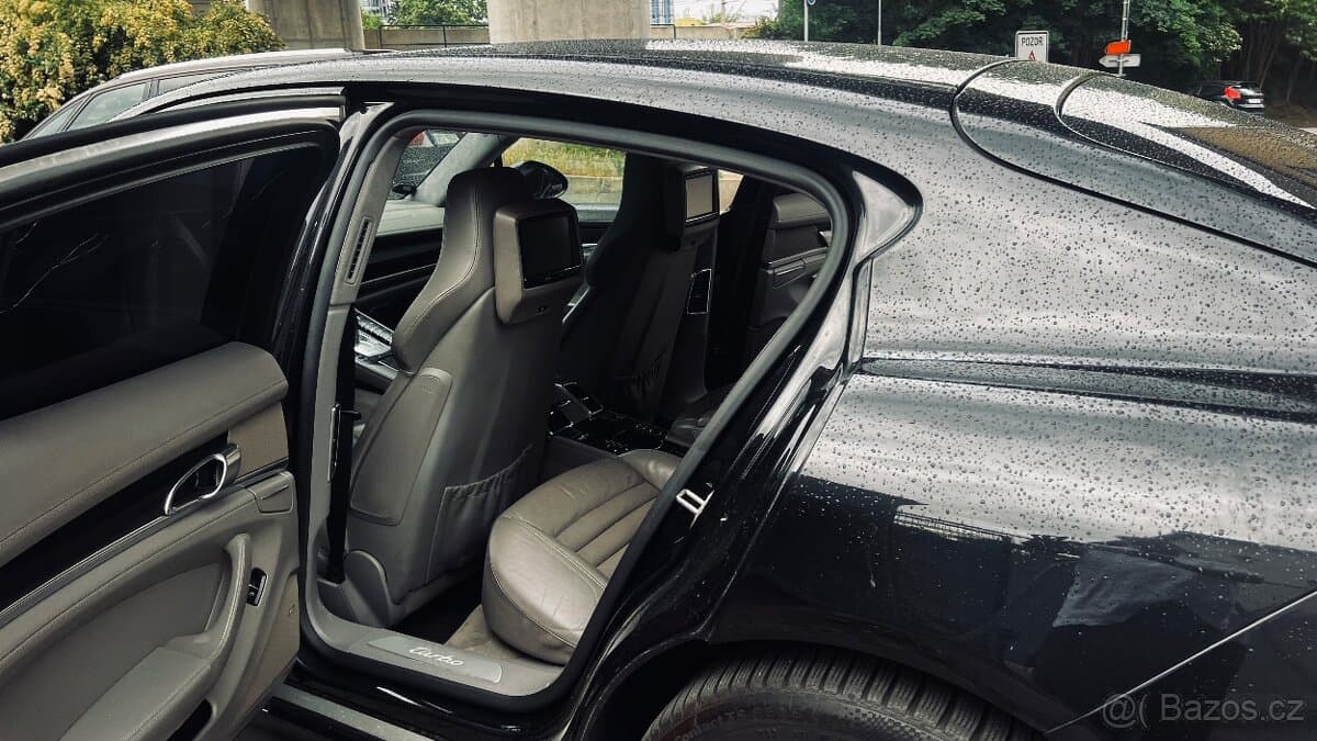 2011 Porsche PANAMERA - 11