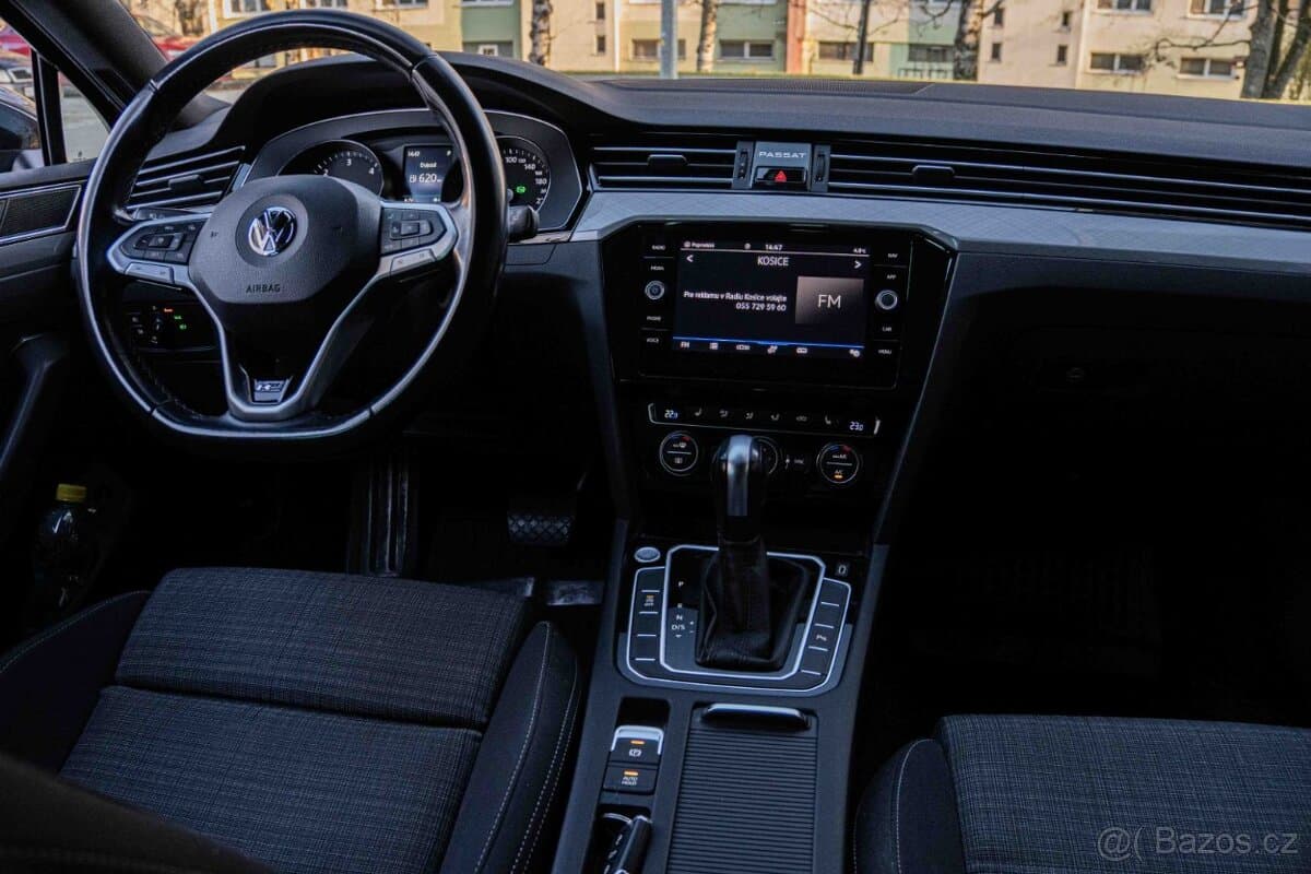 2019 Volkswagen PASSAT - 11