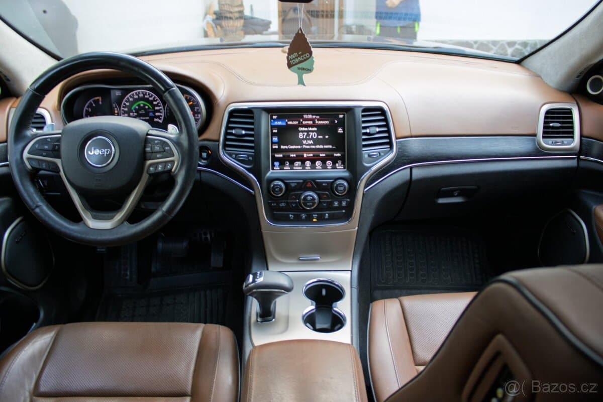 2016 Jeep CHEROKEE - 11