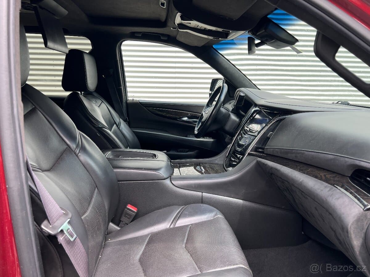 2016 Cadillac ESCALADE - 11