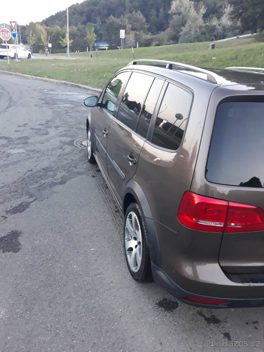 2013 Volkswagen TOURAN - 11