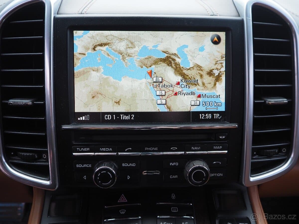 2013 Porsche CAYENNE - 11