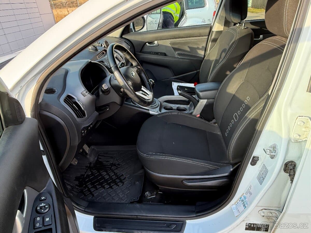 2015 Kia SPORTAGE - 11