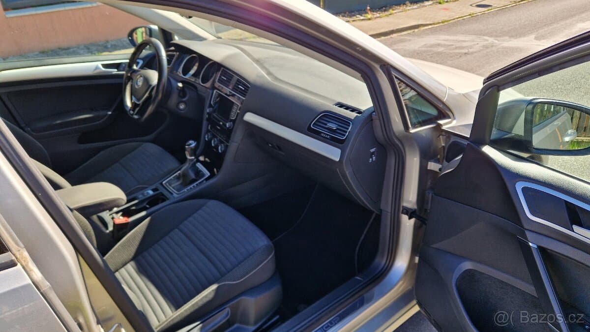 2015 Volkswagen GOLF - 11