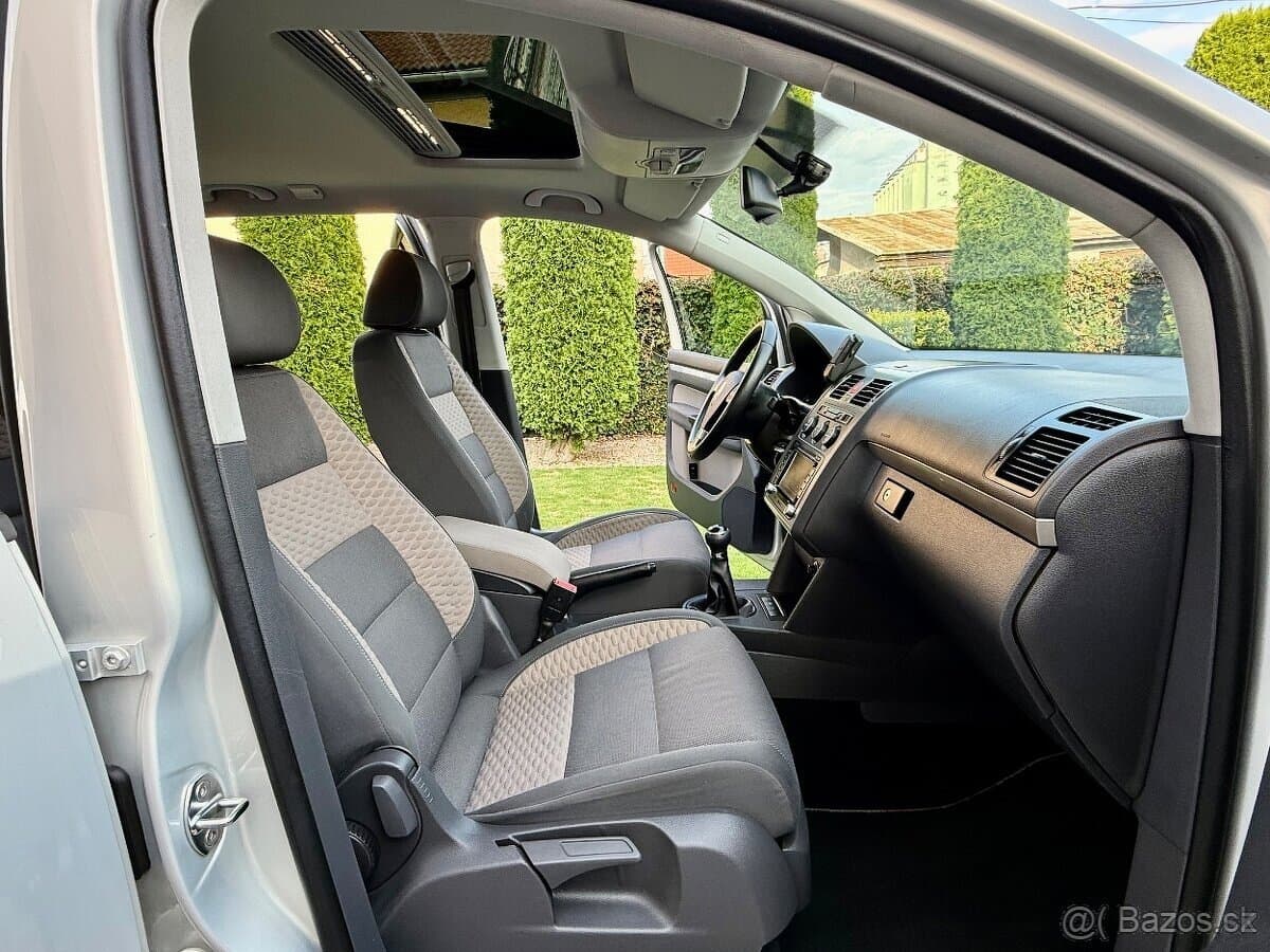 2010 Volkswagen TOURAN - 11