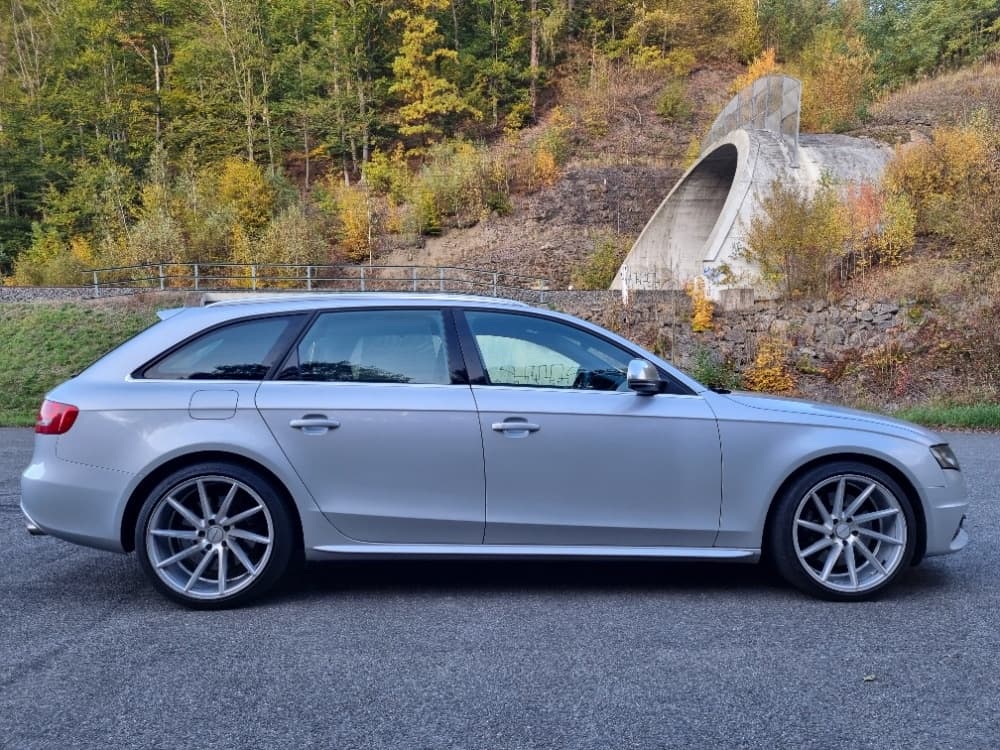 2009 Audi S4 - 11