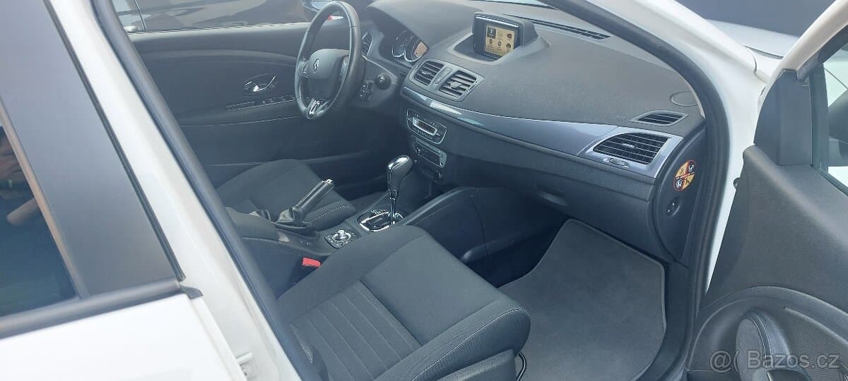 2015 Renault MEGANE - 11