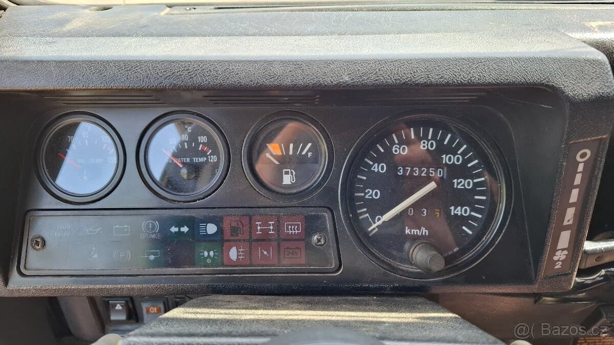 Land Rover DEFENDER - 11