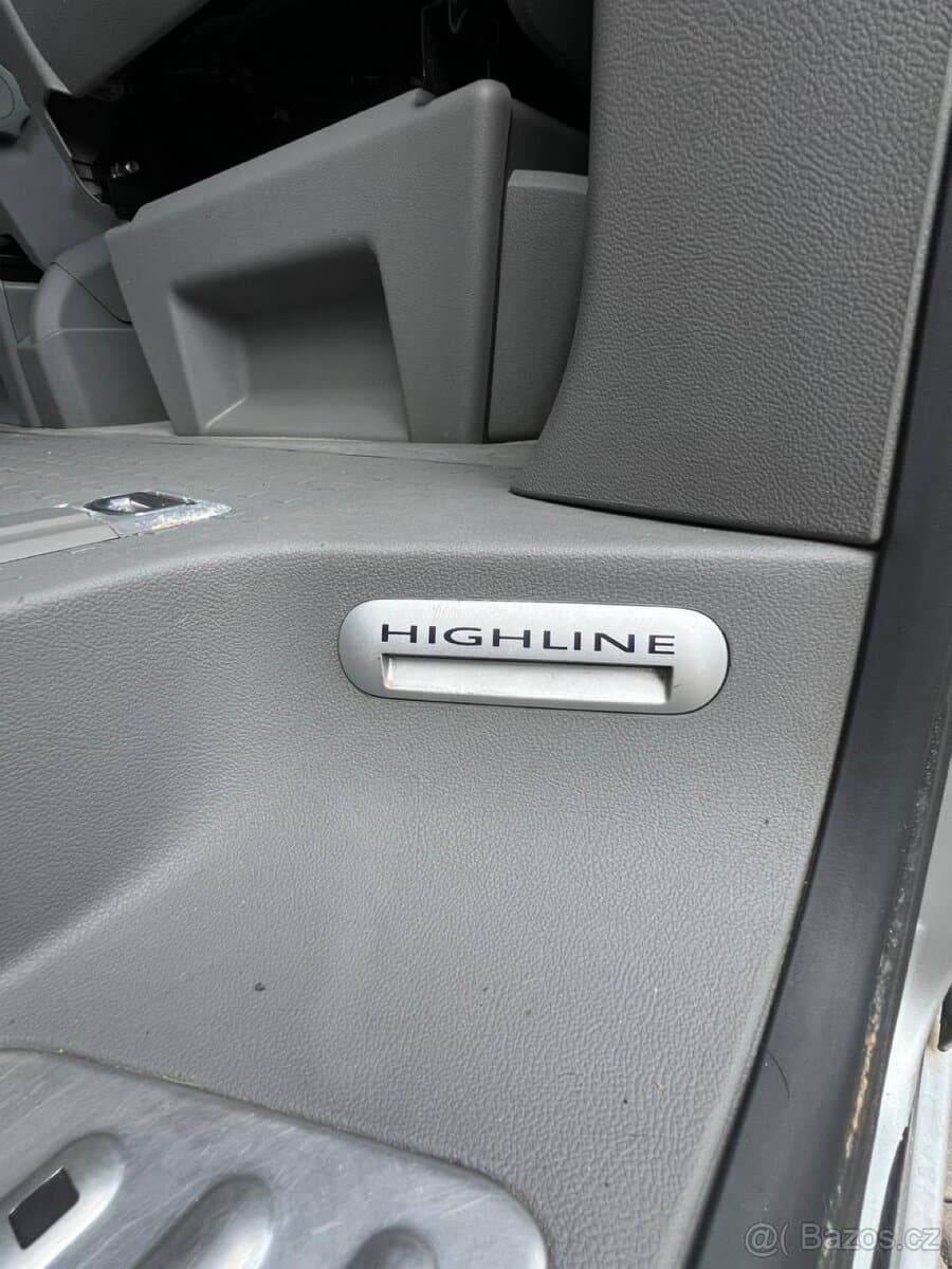 2010 Volkswagen MULTIVAN - 11