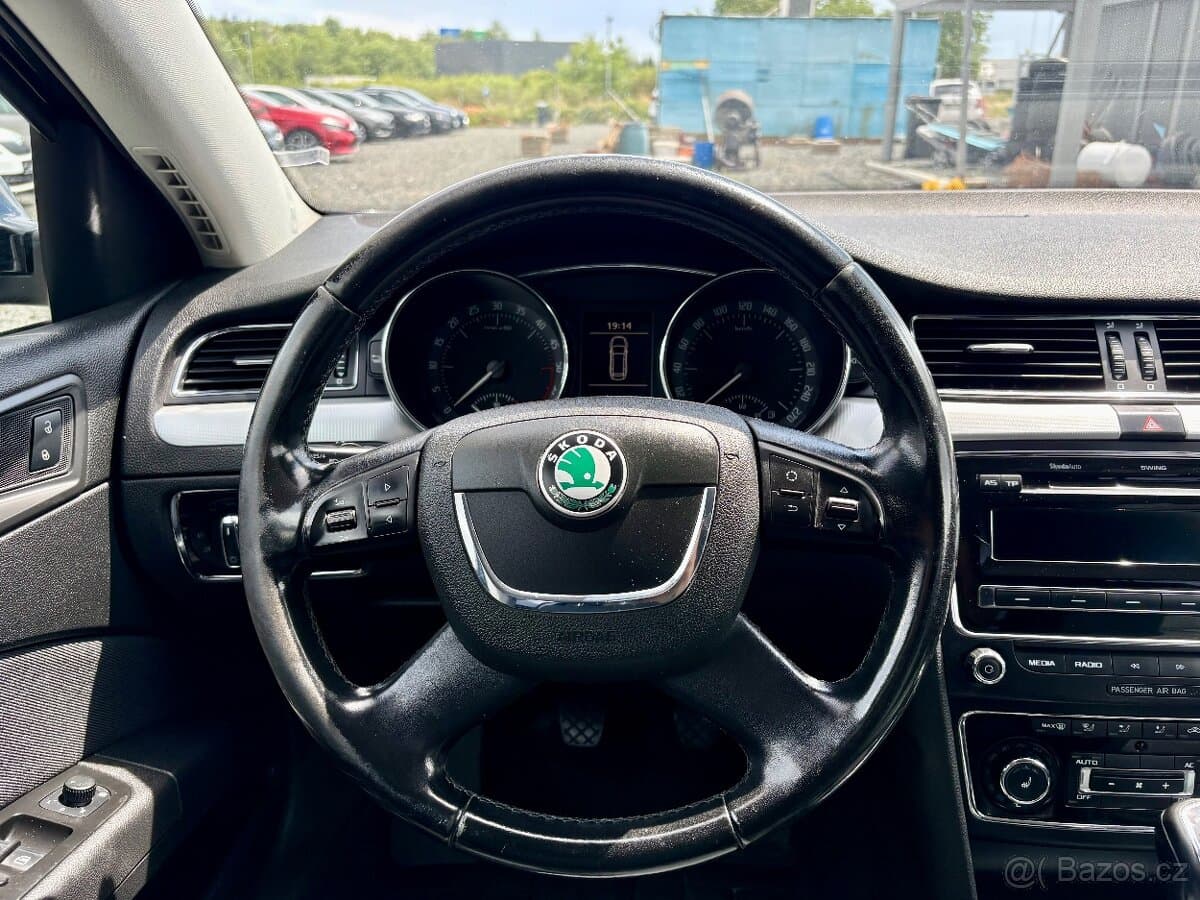 2010 Škoda SUPERB - 11