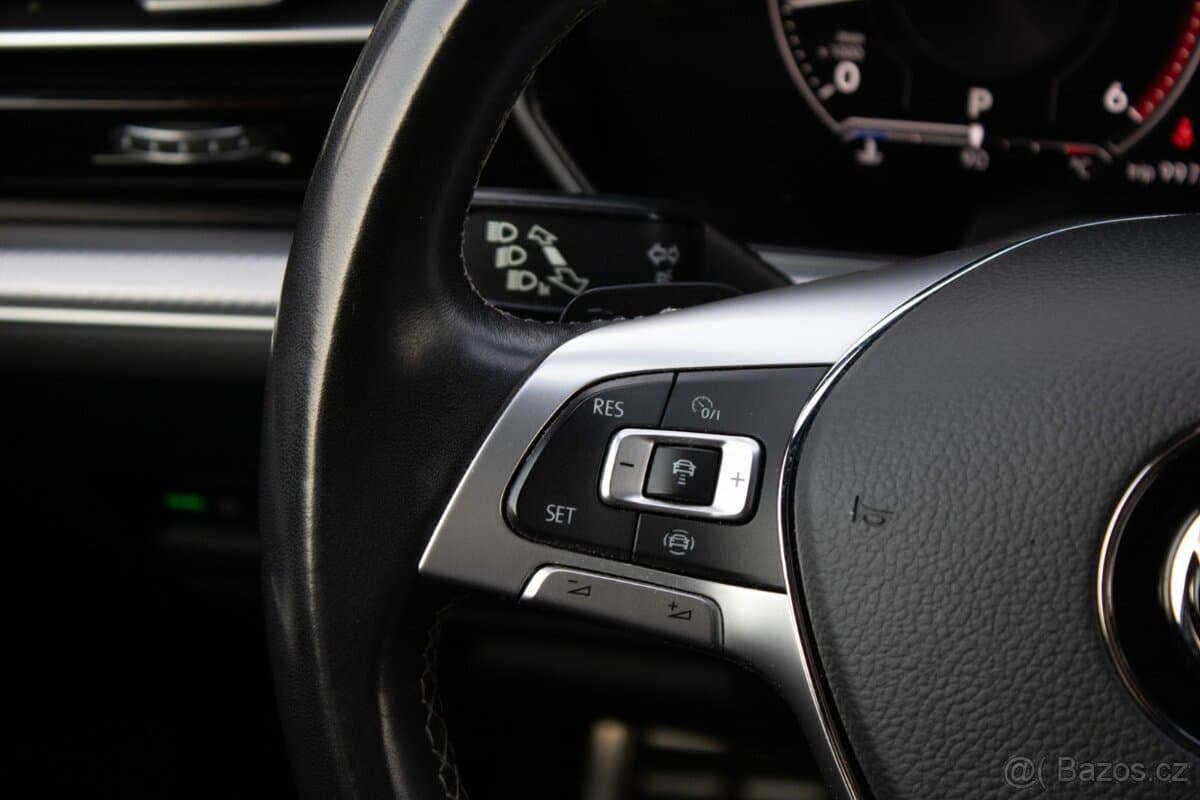 2020 Volkswagen TOUAREG - 11