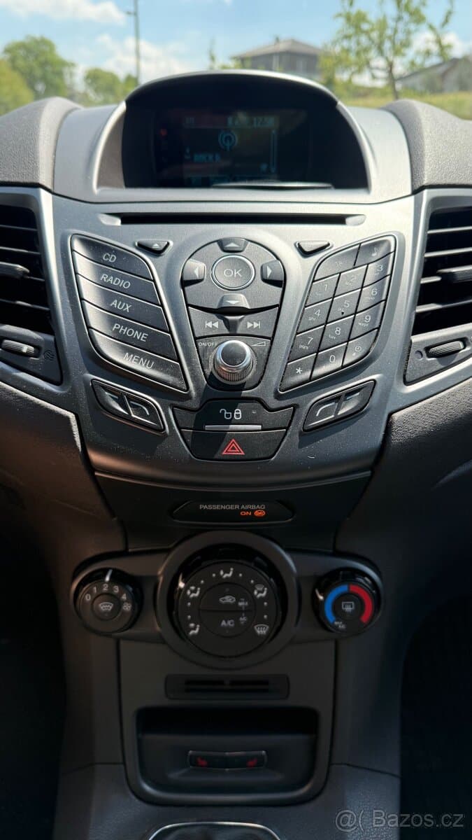 2015 Ford FIESTA - 11