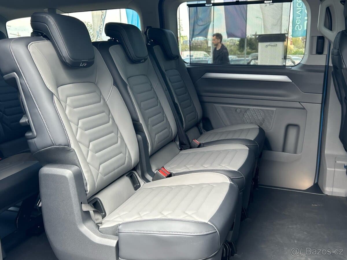 Volkswagen CARAVELLE - 11
