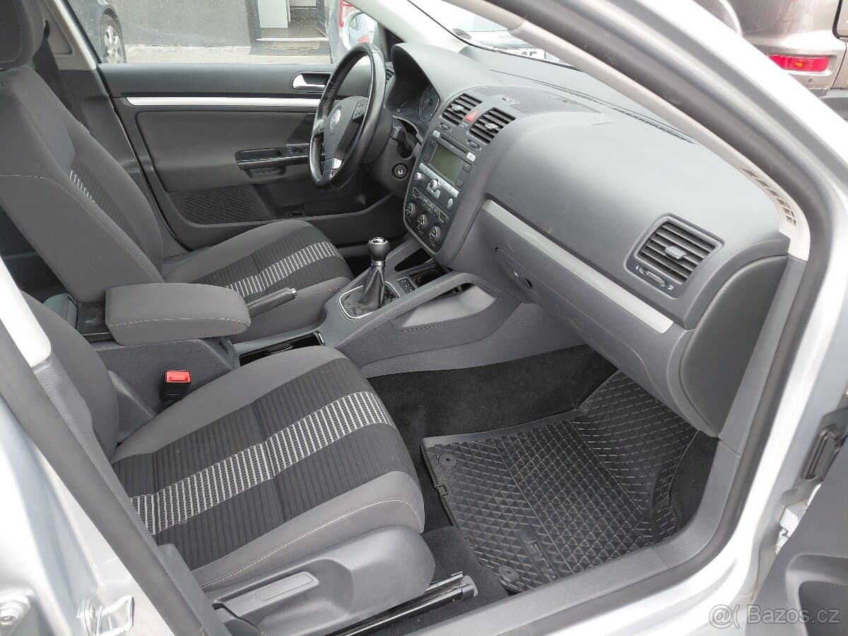 2010 Volkswagen JETTA - 11