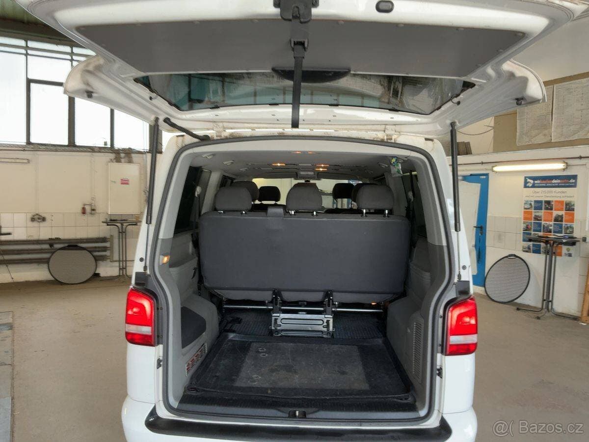 2011 Volkswagen CARAVELLE - 11