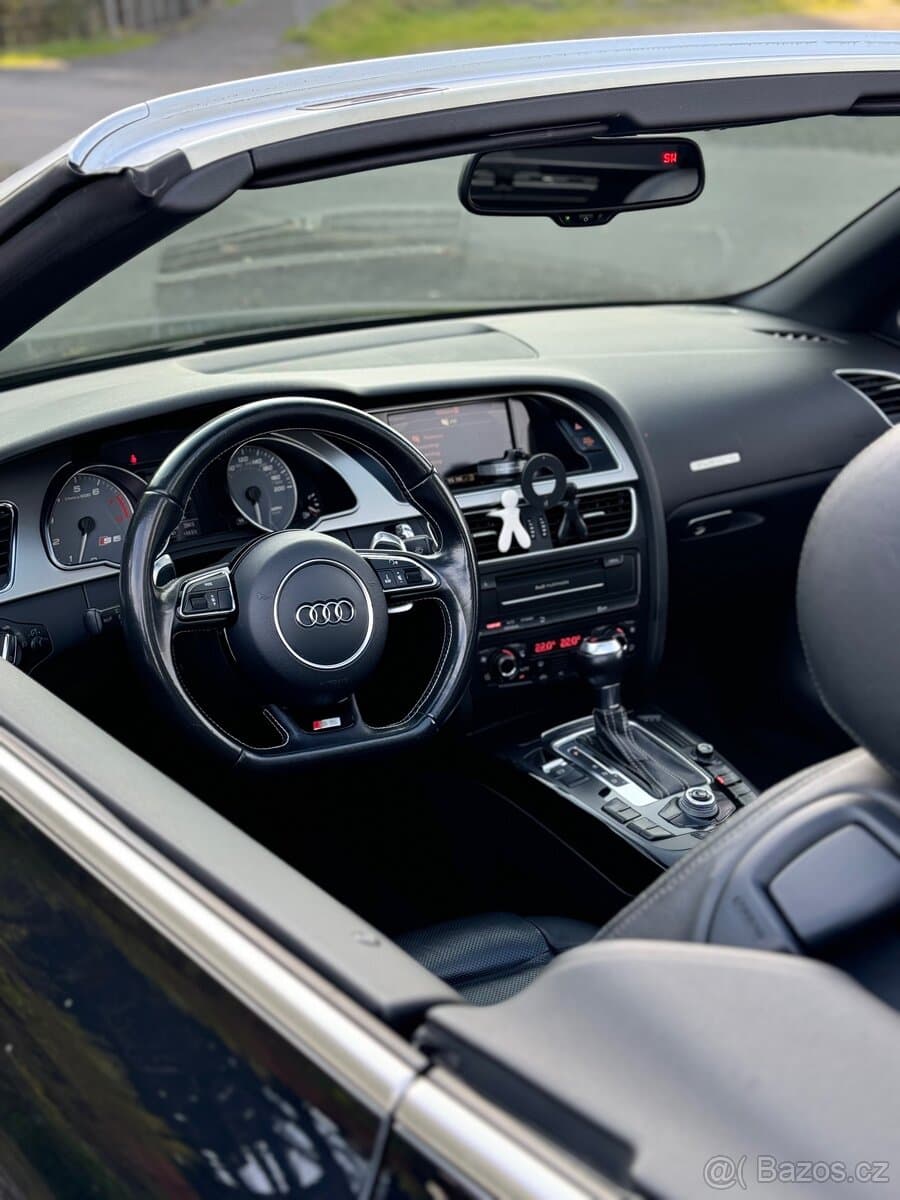 2011 Audi S5 - 11