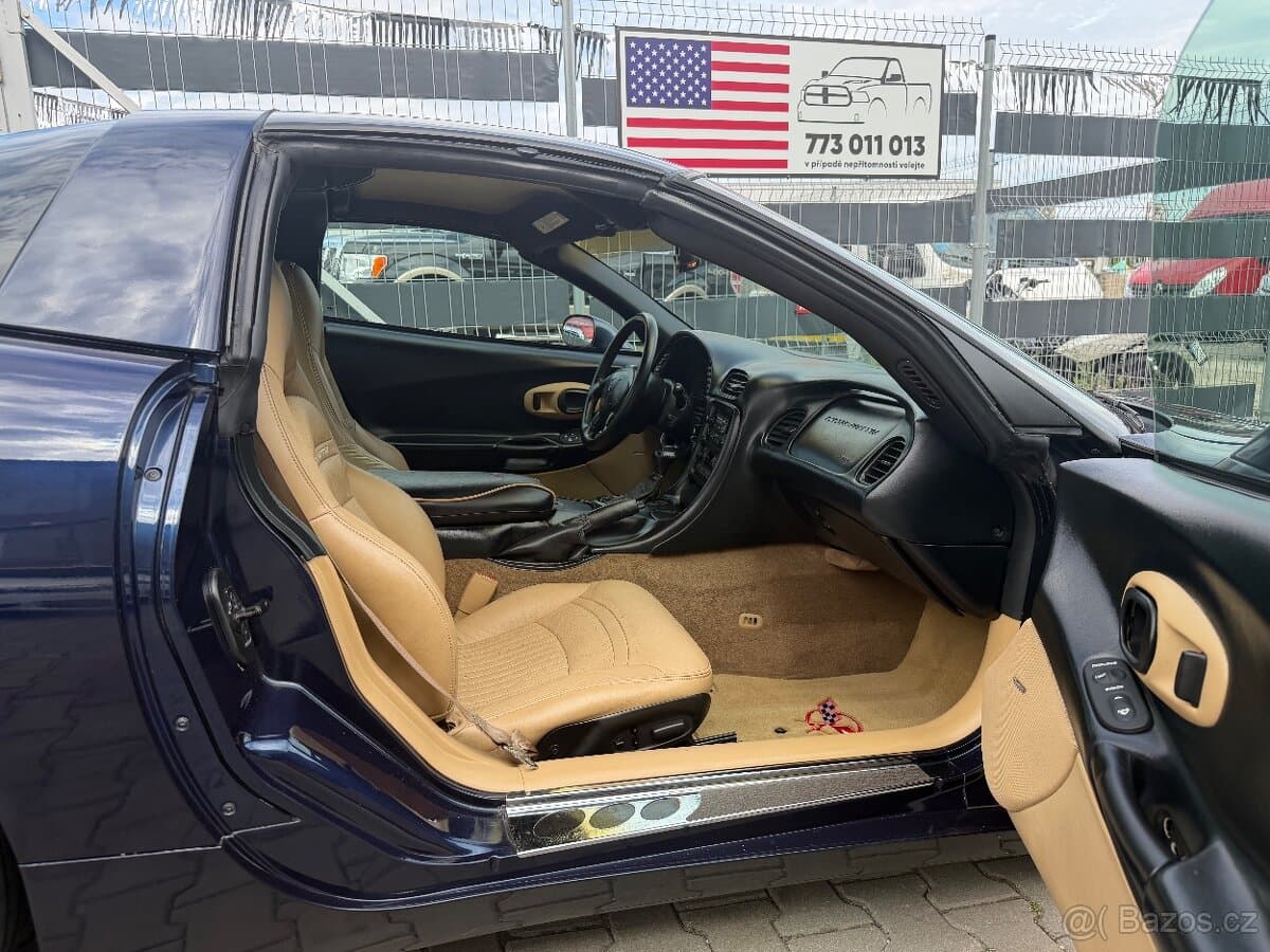 2001 Chevrolet CORVETTE - 11